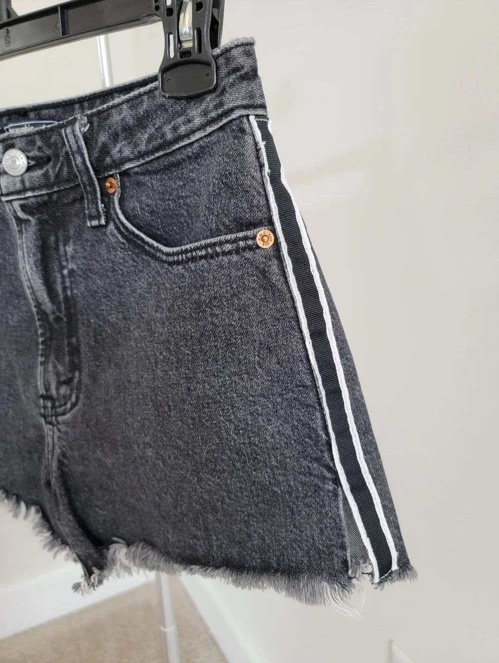 Abercrombie Black Acid Wash High Rise Denim Shorts Side Stripe Frayed 24 00